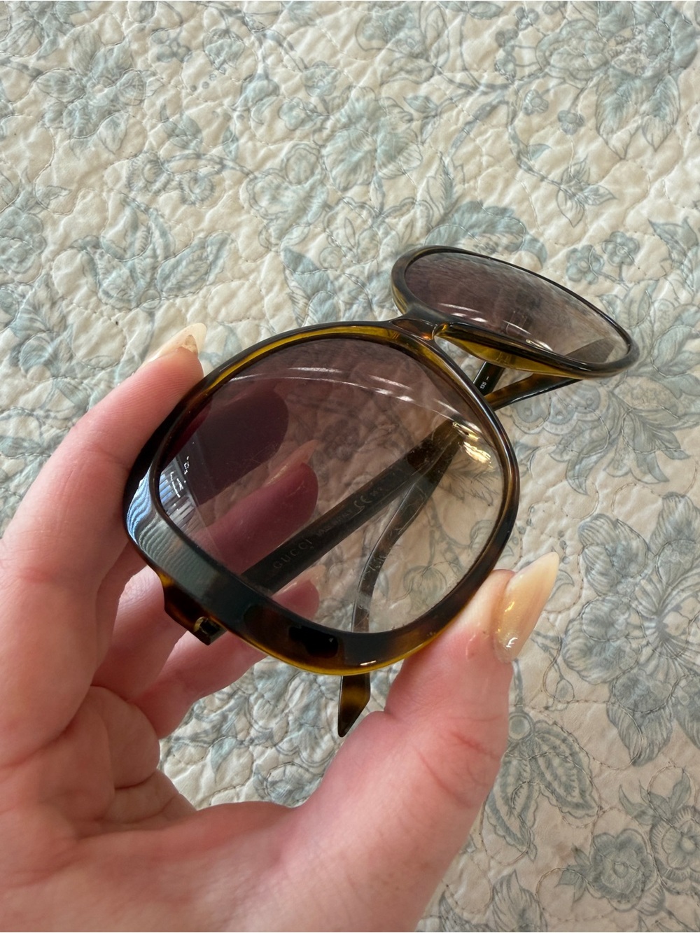 Gucci Oversized Tortoiseshell Sunglasses - Picture 6 of 7